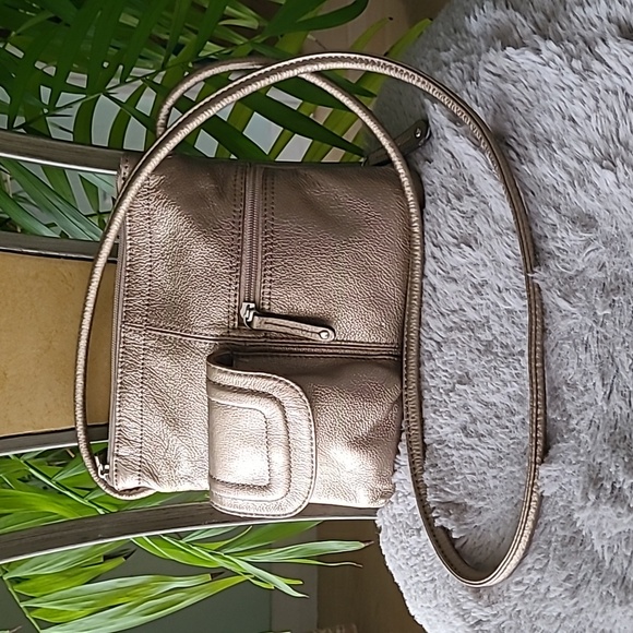 Tignanello Handbags - Tignanello Leather Crossbody Bag ❤️
